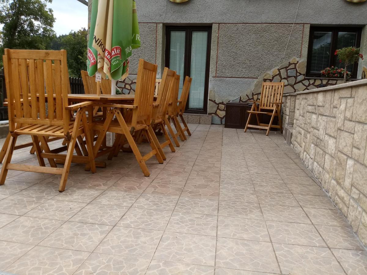 Penzion Apartmany Becov Becov nad Teplou Bagian luar foto