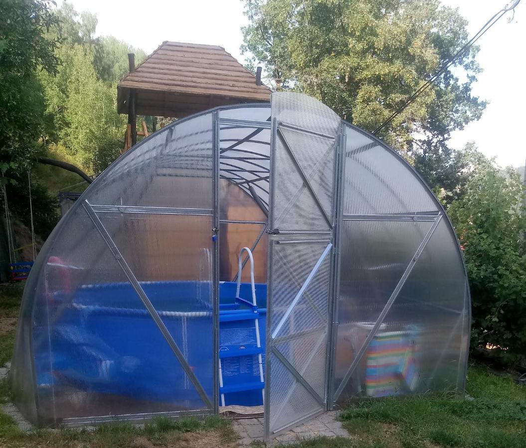 Penzion Apartmany Becov Becov nad Teplou Bagian luar foto