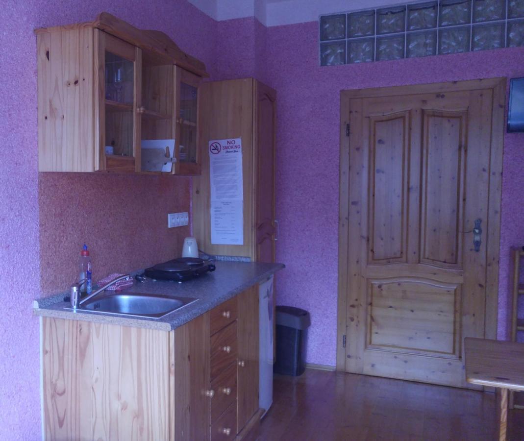 Penzion Apartmany Becov Becov nad Teplou Bagian luar foto