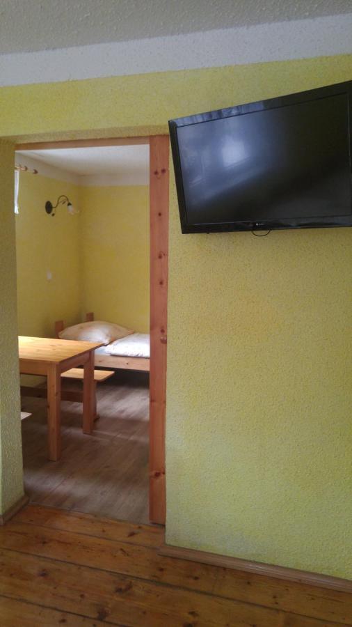 Penzion Apartmany Becov Becov nad Teplou Bagian luar foto