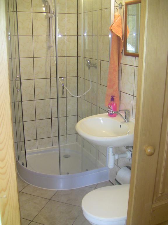 Penzion Apartmany Becov Becov nad Teplou Bagian luar foto
